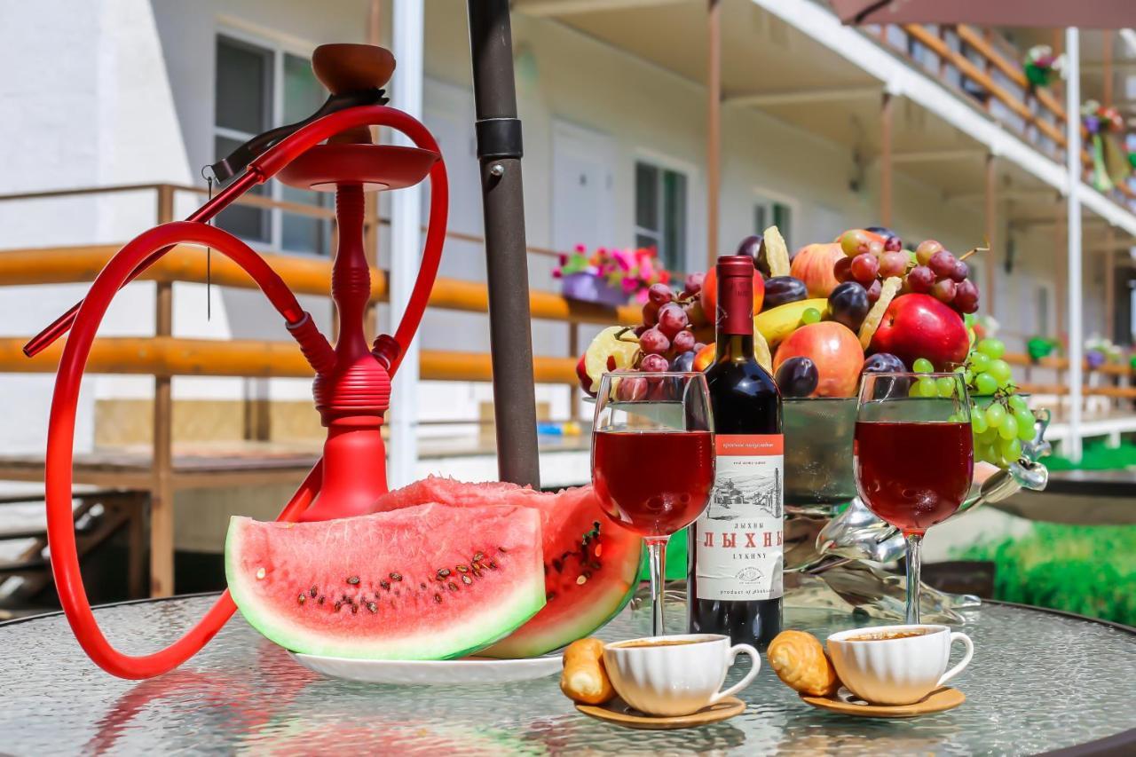 Abkhazia Tali Hotel Sukhumi Ngoại thất bức ảnh